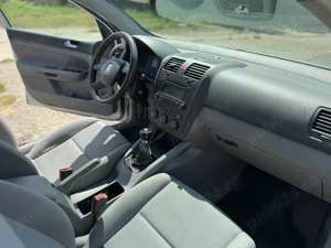 Mașină Volkswagen golf 