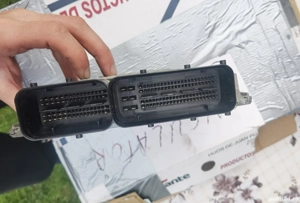 Calculator Mașina ECU