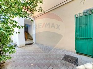 Apartament cu 3 camere de vânzare în zona Elisabetin