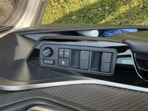 Toyota C-HR 2.0 Hybrid CLASSY 184CP  JBL   Echipare FULL - imagine 2