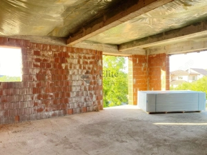 6 apartamente la rosu de vanzare in Episcopia Bihor - imagine 2