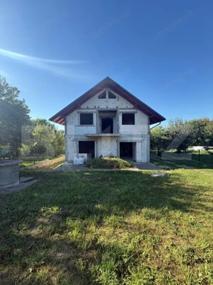 Casa Duplex la rosu, 222 mp utili, teren 423 mp, Burdujeni, Suceava