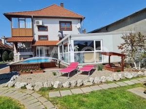 Vila cu piscina de vanzare in Sebes zona centrala - imagine 2