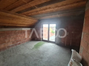 Casa la rosu de vanzare in Sebes-Lancram judetul Alba - imagine 8
