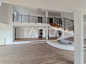 EXCLUSIVITATE Casa cu 5 camere de vanzare in Sebes zona rezidentiala - imagine 3