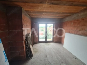 Casa la rosu de vanzare in Sebes-Lancram judetul Alba - imagine 9