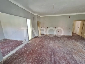 Spatiu comercial de inchiriat pe Lucian Blaga in centru Sebes - imagine 7