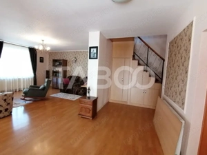 Casa individuala 6 camere de vanzare 250 mpu 361 mp teren zona Lupeni - imagine 13