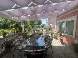 Vila deosebita  453 mp utili si curte 528 mp in Avrig - imagine 3