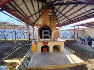 Casa individuala de inchiriat garaj pivnita curte generoasa Strand II - imagine 15