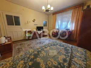 Casa 5 camere 374 mp utili + Anexa 75 mp in punctul 0 al Fagarasului - imagine 5