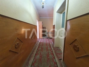 Casa 5 camere 374 mp utili + Anexa 75 mp in punctul 0 al Fagarasului - imagine 9