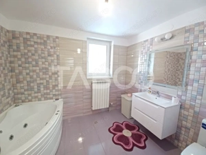 Casa individuala de inchiriat garaj pivnita curte generoasa Strand II - imagine 13