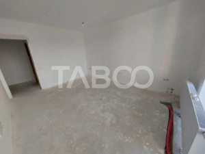 Garsoniera decomandata de vanzare 47 mpu logie loc de parcare Selimbar