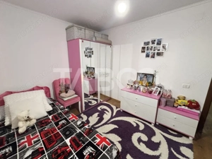 Casa de vanzare individuala cu 3 camere 500 mp teren Sura Mare - imagine 9