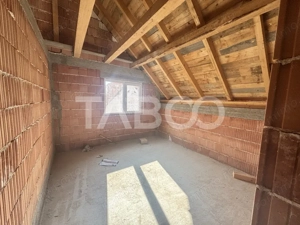 Casa individuala noua din 2024 de vanzare cu 4 camere in Sura Mare - imagine 2