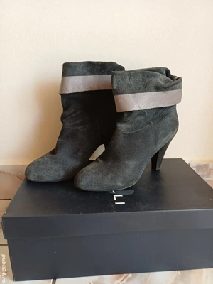 Vand ghetuțe cu toc, 37, Buffalo London din piele întoarsă 