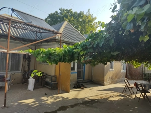 Vând casă cu livada și teren - imagine 5