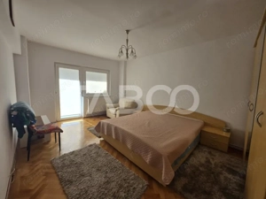 Apartament 3 camere 68mp decomandat cu balcon zona Siretului Sibiu - imagine 2