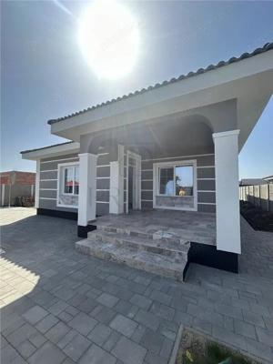 Sanmihaiul Roman- teren generos- personalizare interioara