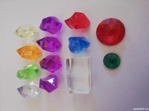 Pietricele din plastic pt decoratiuni