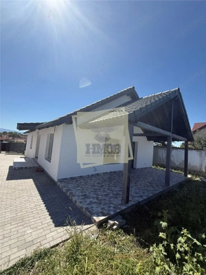 Casa individuala 4 camere 2 bai teren 500 mp la 8 km de Sibiu - imagine 2