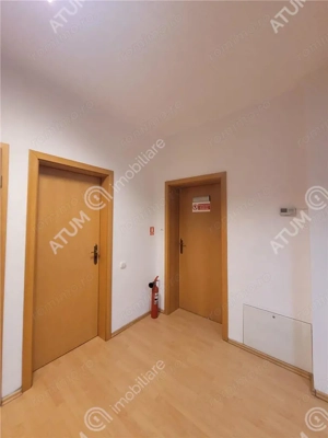 Spatiu de birouri decomandat 2 camere in zona centrala din Sibiu - imagine 6