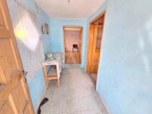 Teren 371 mp curti constructii+casa 5 camere si anexe, zona Izvoare - imagine 2