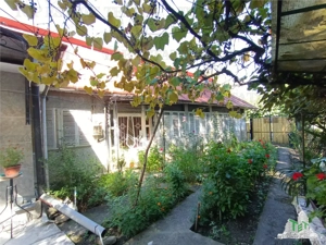 Casa, gradina si curte intr - un peisaj de poveste, aici in Slanic Prahova, unde aerul este curat si