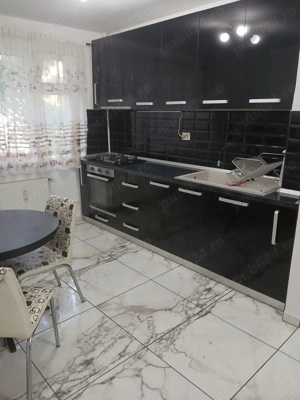 Inchiriez apartament 3 camere