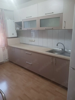 Apartament 4 camere decomandat,etaj 2, zona Strand 