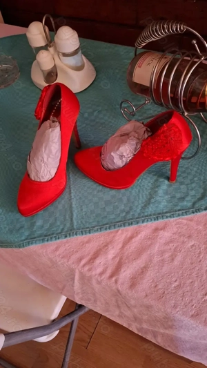 vând pantofi ce de vad in poze - imagine 2