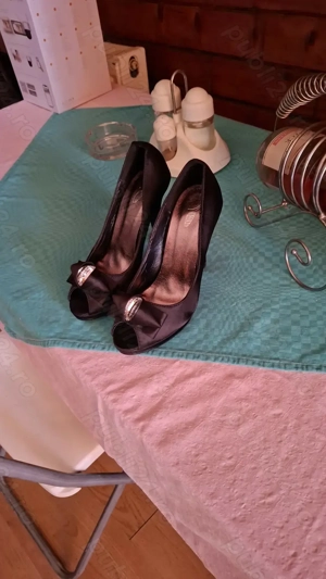 vând pantofi ce de vad in poze - imagine 4