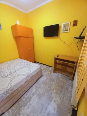 Închiriez,Cameră la Casă,Elevii Studenții,Zona Casa de Cultură-Capitol-Spitalul Județean! - imagine 4