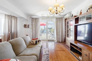 Clădire Modernă, Ideală pentru Locuință sau Afacere, cu Terasă Panoramică - imagine 3