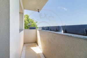 Clădire Modernă, Ideală pentru Locuință sau Afacere, cu Terasă Panoramică - imagine 9