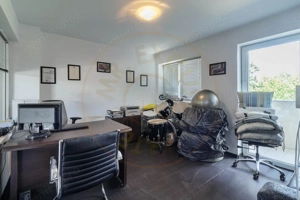 Clădire Modernă, Ideală pentru Locuință sau Afacere, cu Terasă Panoramică - imagine 16