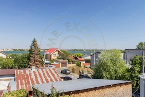 Clădire Modernă, Ideală pentru Locuință sau Afacere, cu Terasă Panoramică - imagine 14