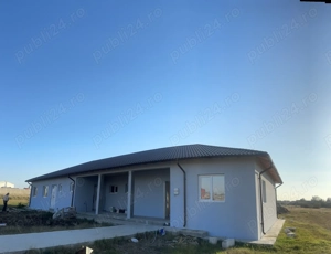 Cladire comerciala in Lumina cu 4350 mp teren