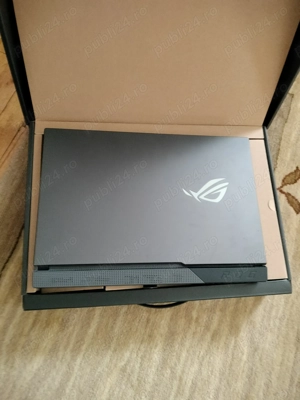 Laptop Asus rog strix G713