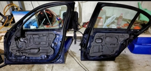 Bmw e90 monaco blau dezmembrez  pretul este pentru  ambele usi - imagine 3