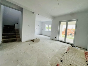 Duplex nou cu 5 camere despartit prin garaj - Dumbravita