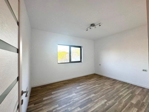 Duplex 3 camere cu toate utilitatile - Sanmihaiu Roman - imagine 3