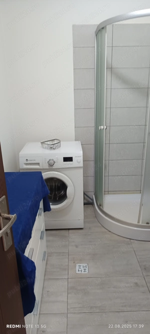 INCHIRIEZ apartament  doua camera tip open-space{,bucatarie , dormitor si living] . - imagine 12