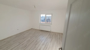 Proprietar vand apartament 3 camere central Techirghiol - imagine 3