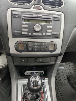 Vând urgent Ford Focus 2, 2006! Cer seriozitate!!! Arată impecabil! Se poate proba!!! 2400 de euro! - imagine 2