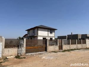 Casa "la rosu" in spate la Metro - imagine 4