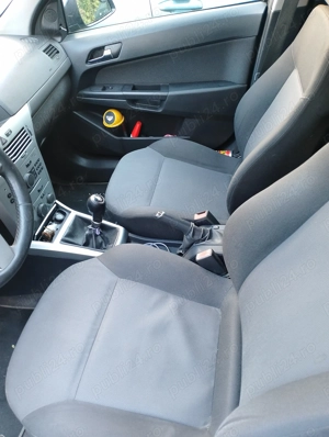 Opel Astra 2011 - imagine 2