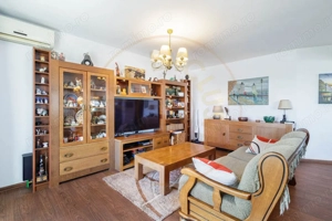 Clădire Modernă, Ideală pentru Locuință sau Afacere, cu Terasă Panoramică - imagine 2