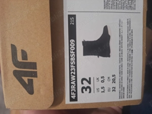 Ghete fete marimea 32 , 4 F